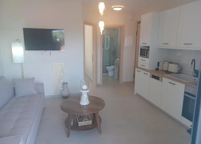 Marea Apartment Nikiana