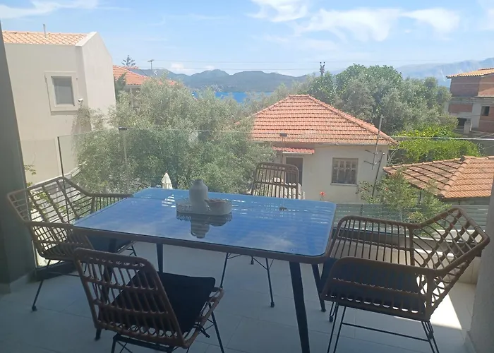 Marea Apartment Nikiana